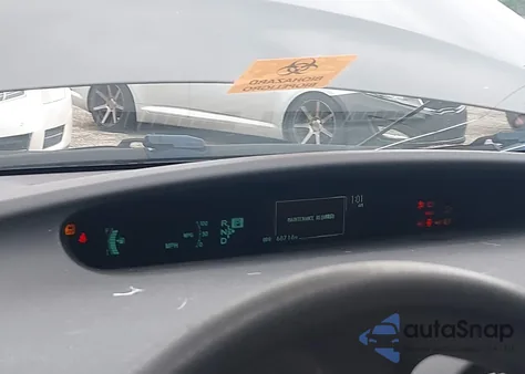 2015 Toyota Prius Two z USA, uszkodzony, nr VIN JTDKN3DU7F0468874